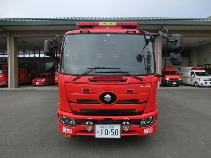車両を前から見た写真