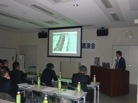 写真：醍醐　恵二氏による講演会の様子