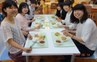 写真：学生食堂の様子3