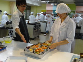 写真:調理実習の様子1