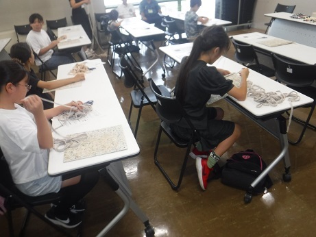 織物づくりの様子