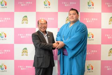 王鵬関と市長