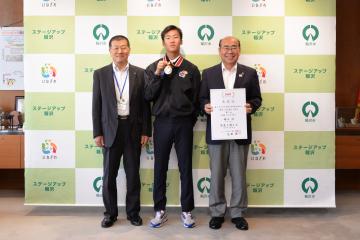 樋口諒さんと市長・教育長