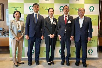 内藤愛さんと大津一真さんらと市長