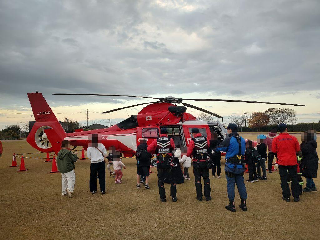 訓練で使用するヘリコプターの展示です