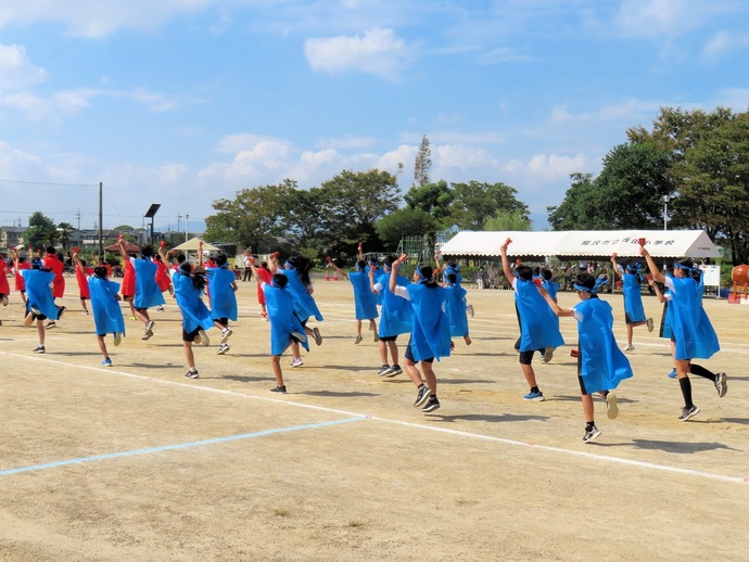 坂田小学校　さかたYOSAKOIソーランの様子