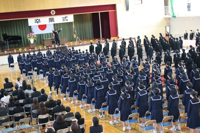 明治中学校 全体合唱の様子