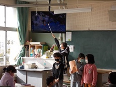 山崎小学校 3年発表の様子