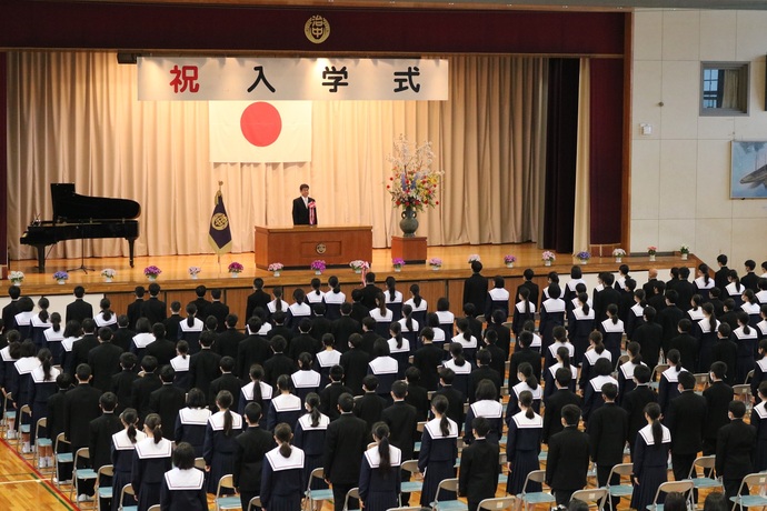 治郎丸中学校　入学式の様子