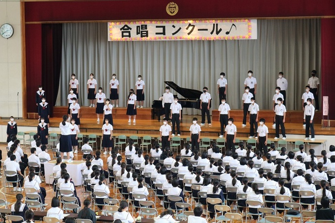 治郎丸中学校 合唱コンクールの様子