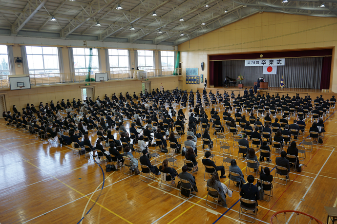 平和中 卒業式の様子