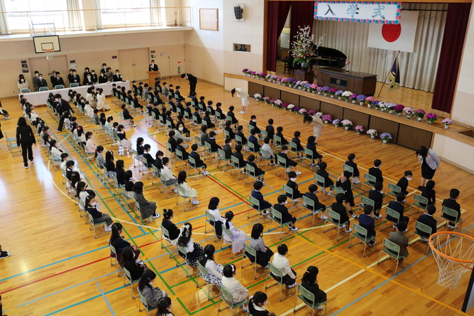 稲沢東小学校　入学式の様子