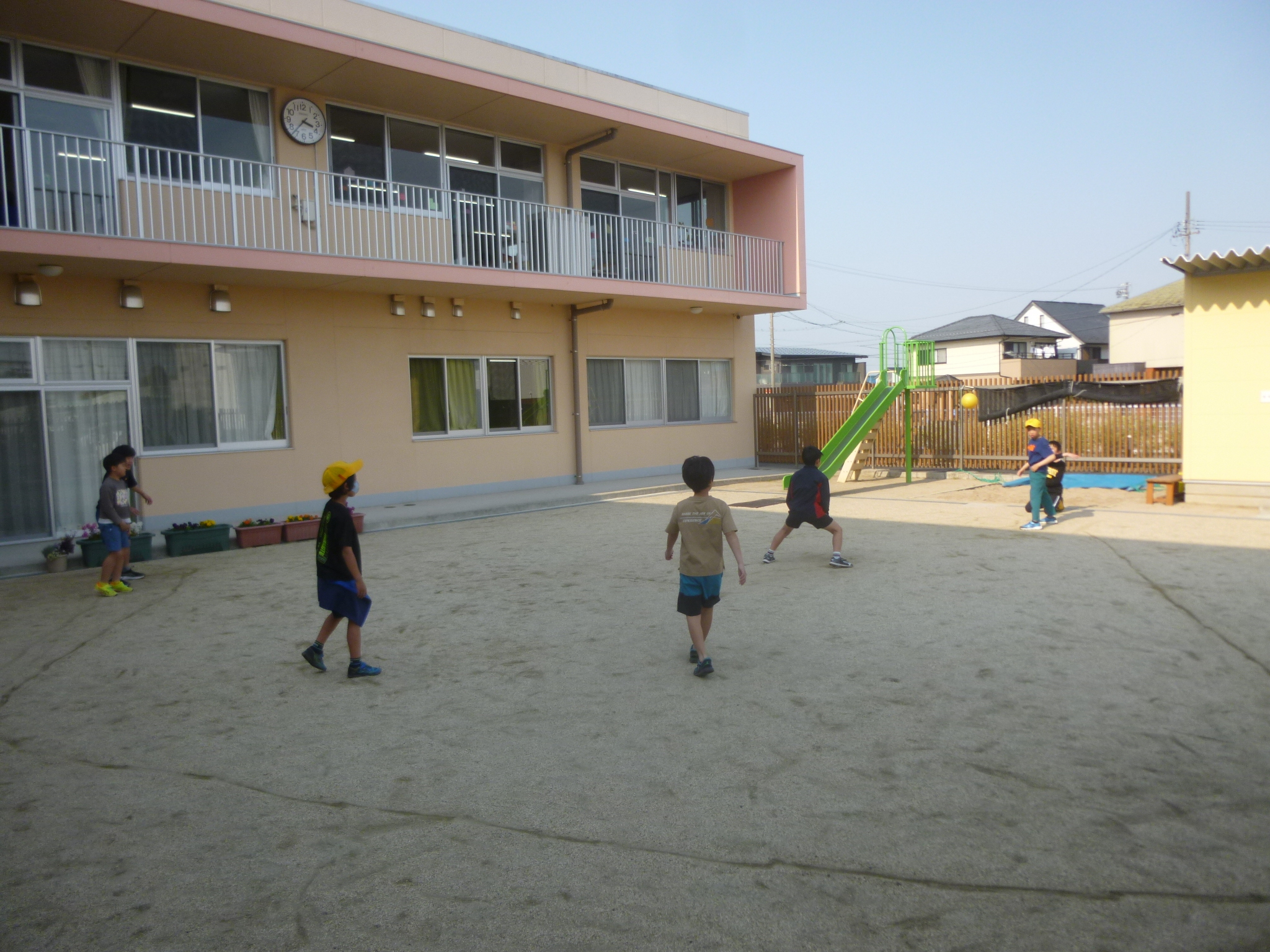 外での遊びの様子